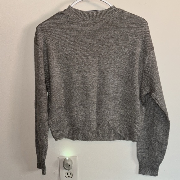 H&M Divided Women’s Cropped Hi-Lo Grey Crewneck Sweater | Size: XS - Picture 3 of 12